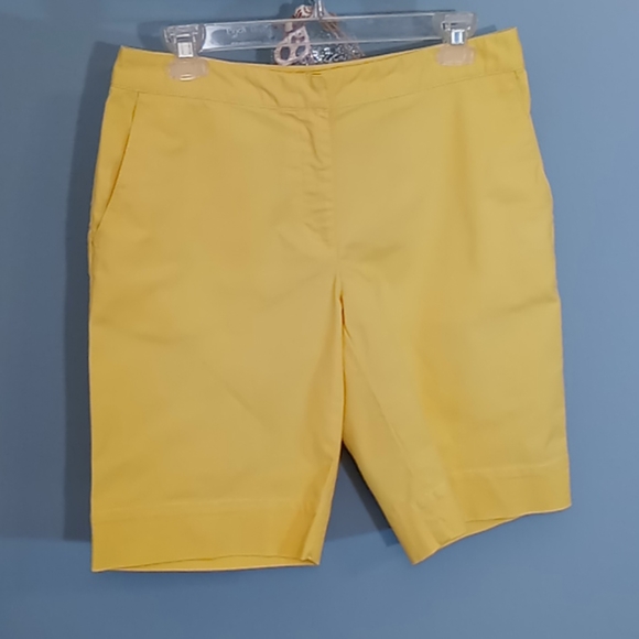 Izod Shorts Izod Stretch Womens Golf Bermuda Shorts Size 6 Poshmark